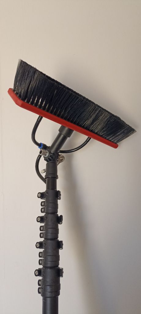 Angled Brush Head for Water-Fed Pole System